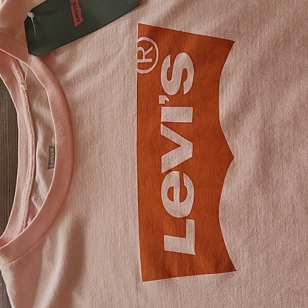 NWT Levi's short sleeved top Size S